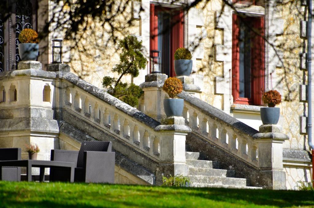 Chateau La Thuiliere Saint-Front-de-Pradoux Екстер'єр фото